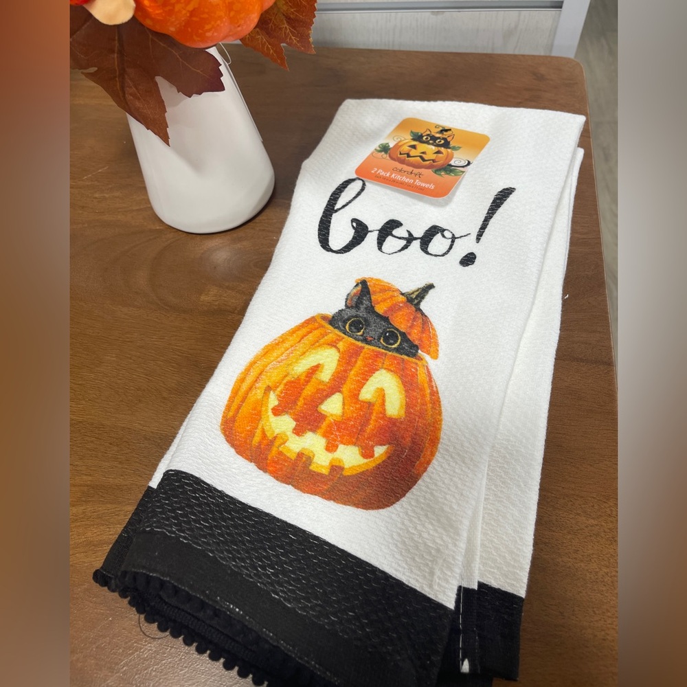Halloween Black Cat in Jack o’lantern 🎃🐈‍⬛Boo kitchen hand towels set of 2 NWT